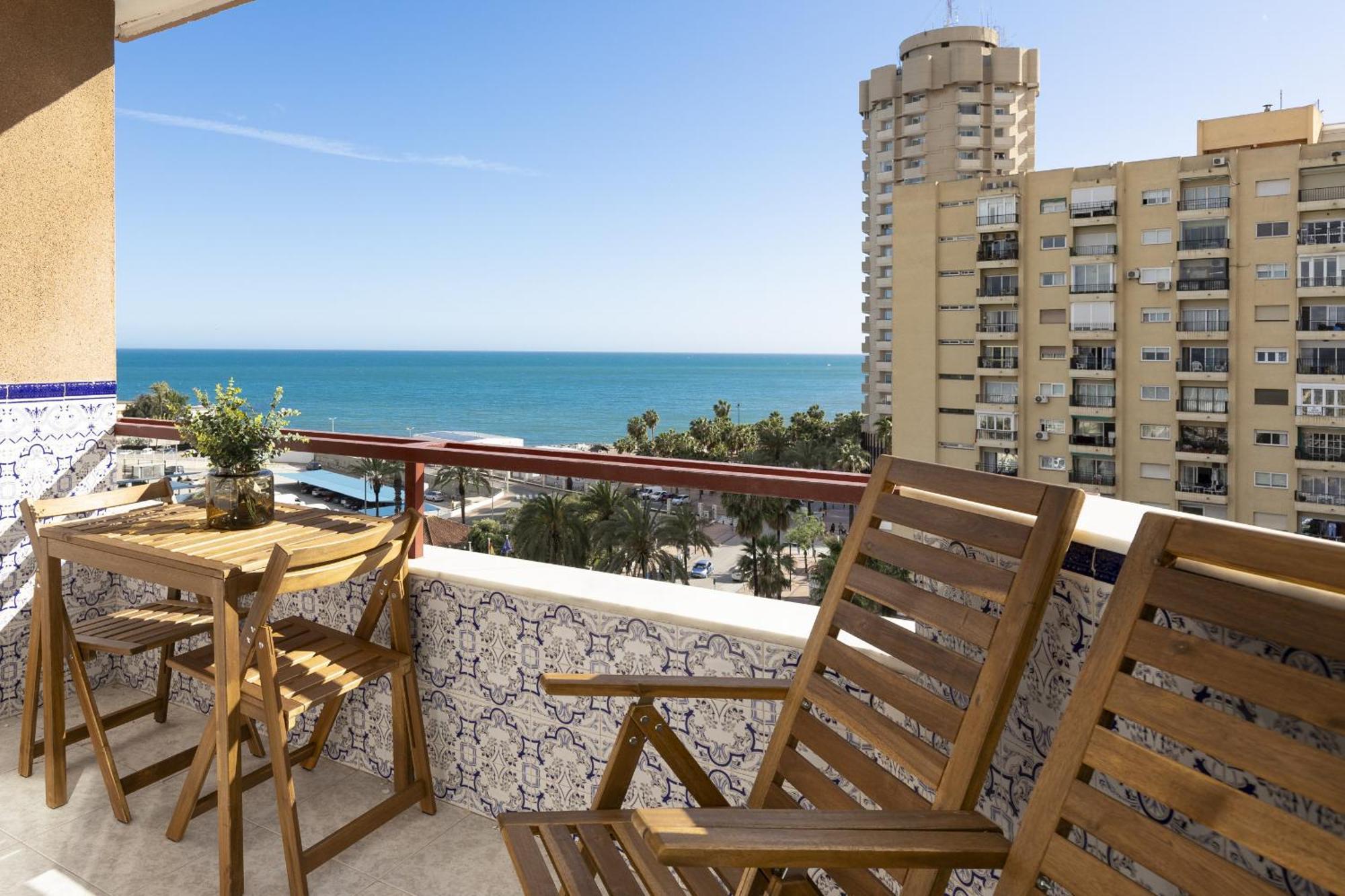 פואנגירולה Beachfront Apartment With Terrace And Seaviews מראה חיצוני תמונה