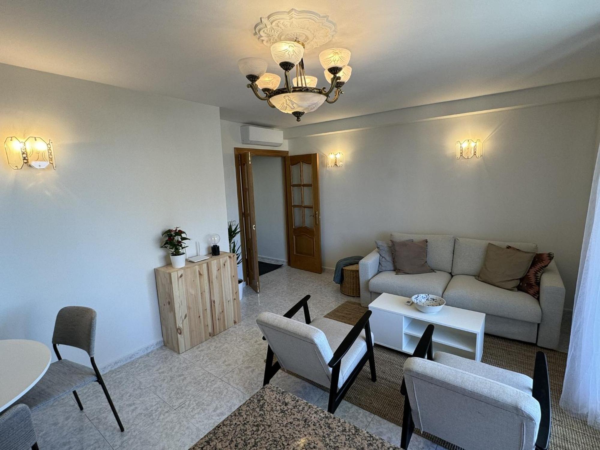 פואנגירולה Beachfront Apartment With Terrace And Seaviews מראה חיצוני תמונה