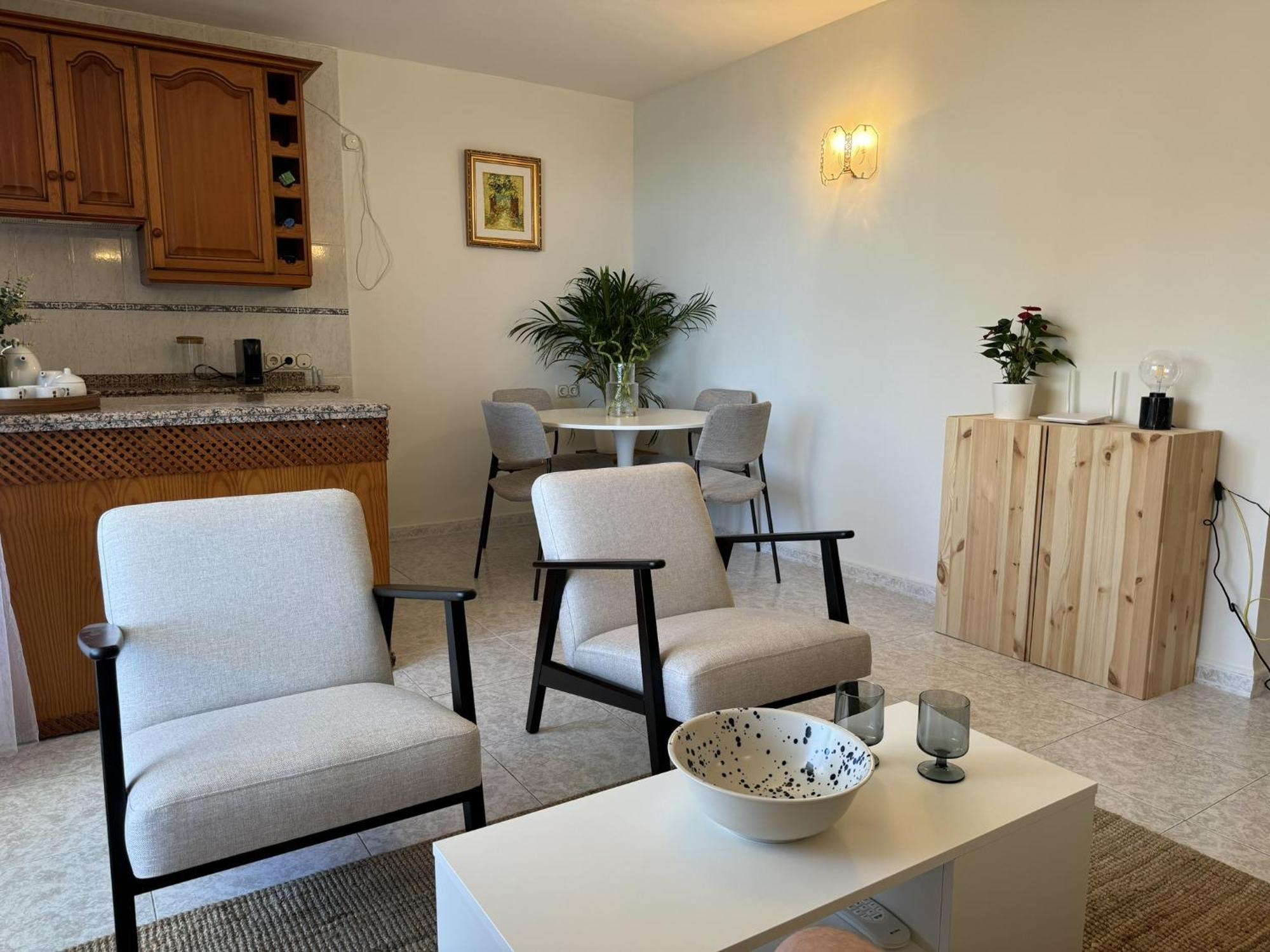 פואנגירולה Beachfront Apartment With Terrace And Seaviews מראה חיצוני תמונה